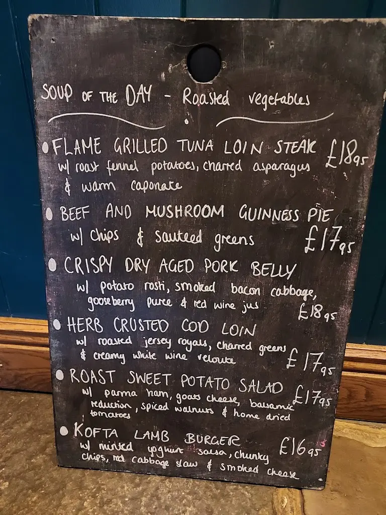 Menu_The Queen's Head_East Horsley_imagen_3