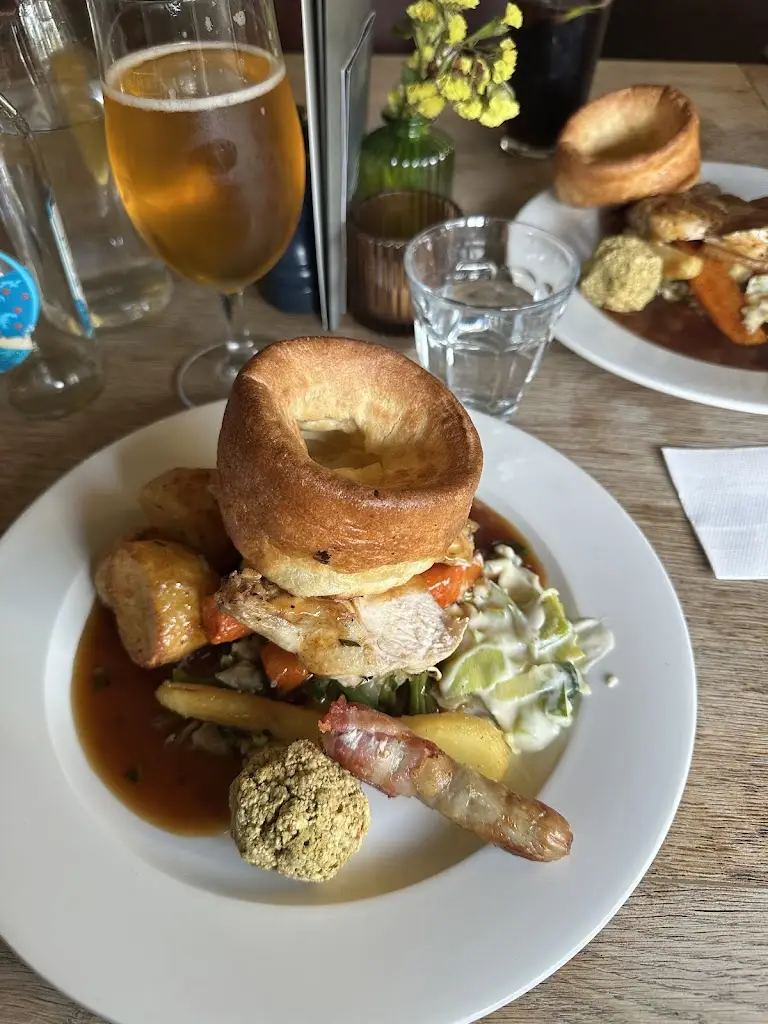 Basia Galaj_The Plough_East Horsley_review