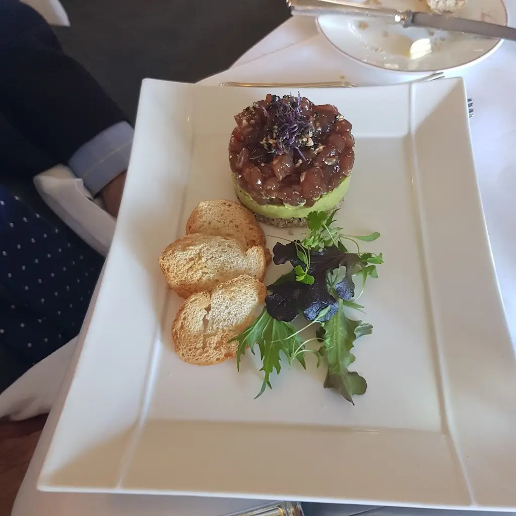 Niki Markwick_The Sundial_East Sussex_review