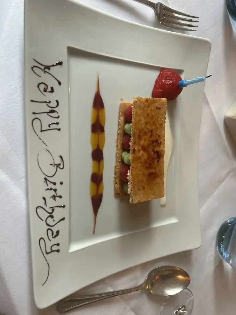 Dannie Tindill_The Sundial_East Sussex_review