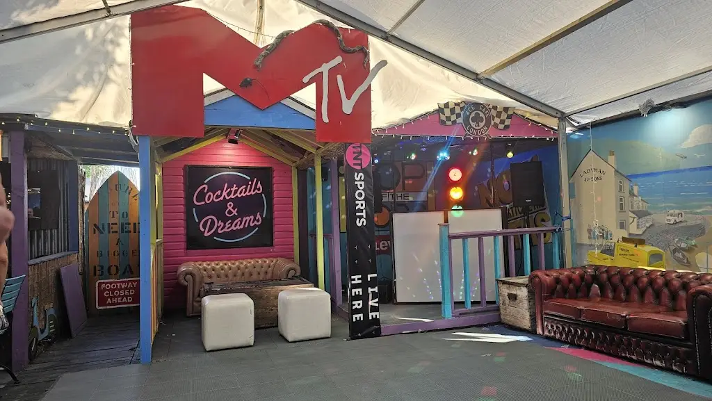 4 Paws Walks_The Rothschild Arms_Aston Clinton_review