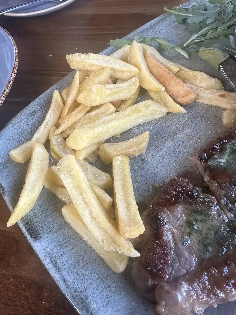 savanna lloyd_Fromebridge Mill_Eastington_review