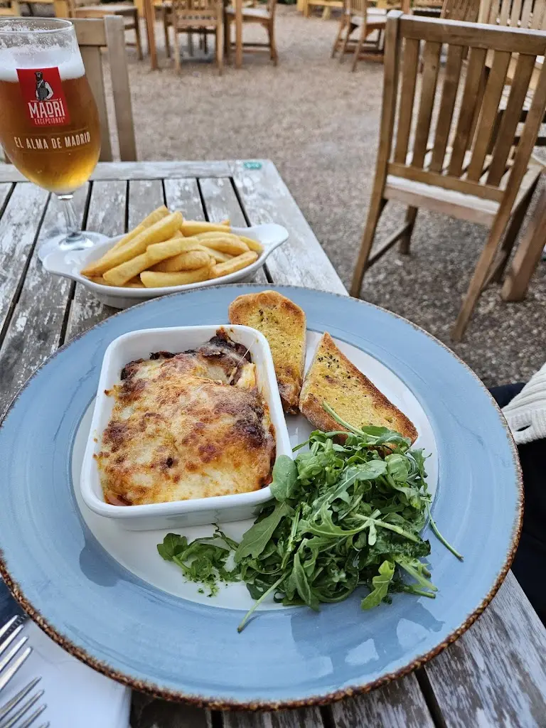 Darrin Straw_Fromebridge Mill_Eastington_review