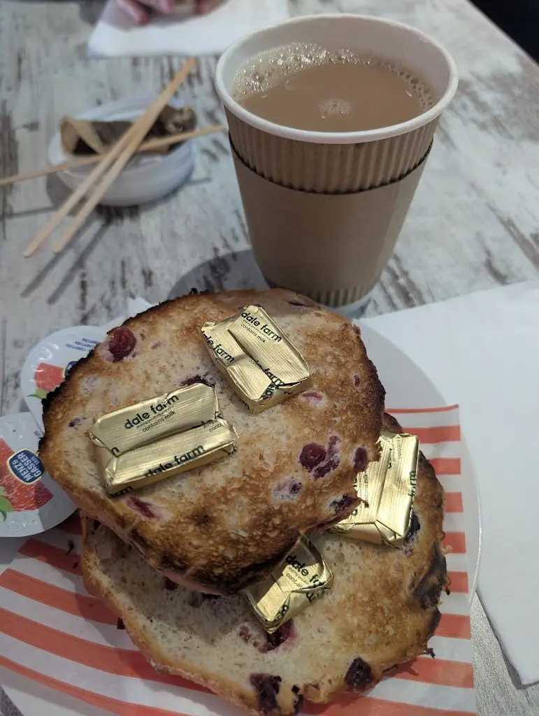 Ian Roberts_Your Cafe in the Park_Aston Clinton_review