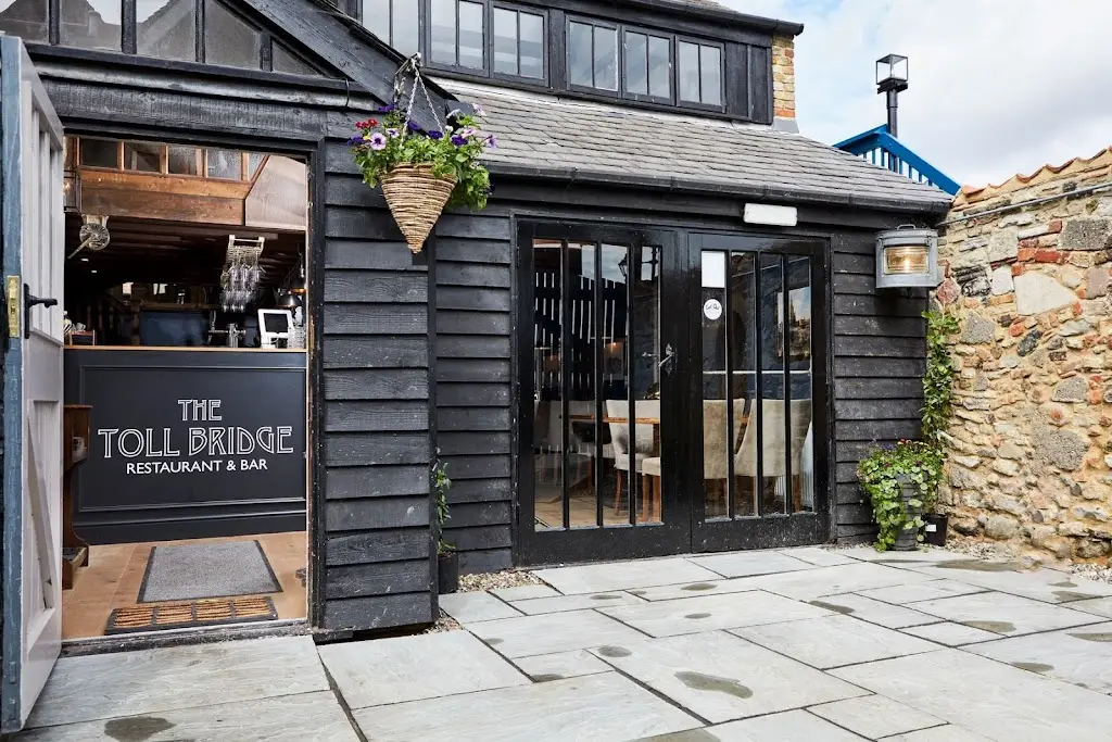 The Toll Bridge Restaurant & Bar_Eastry_slider_image_1