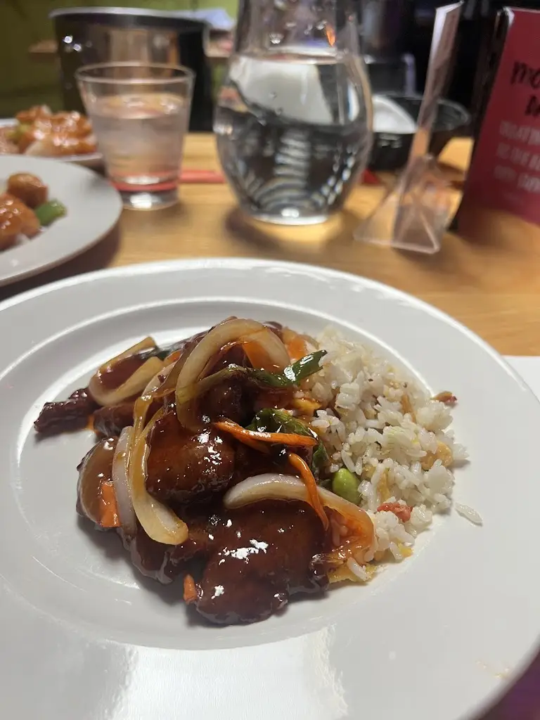 Lisa Fidler_Mr Lau's_Eattington_review