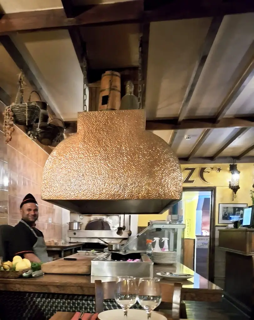 Meze Restaurant Eastbourne_Eastbourne_slider_image_3