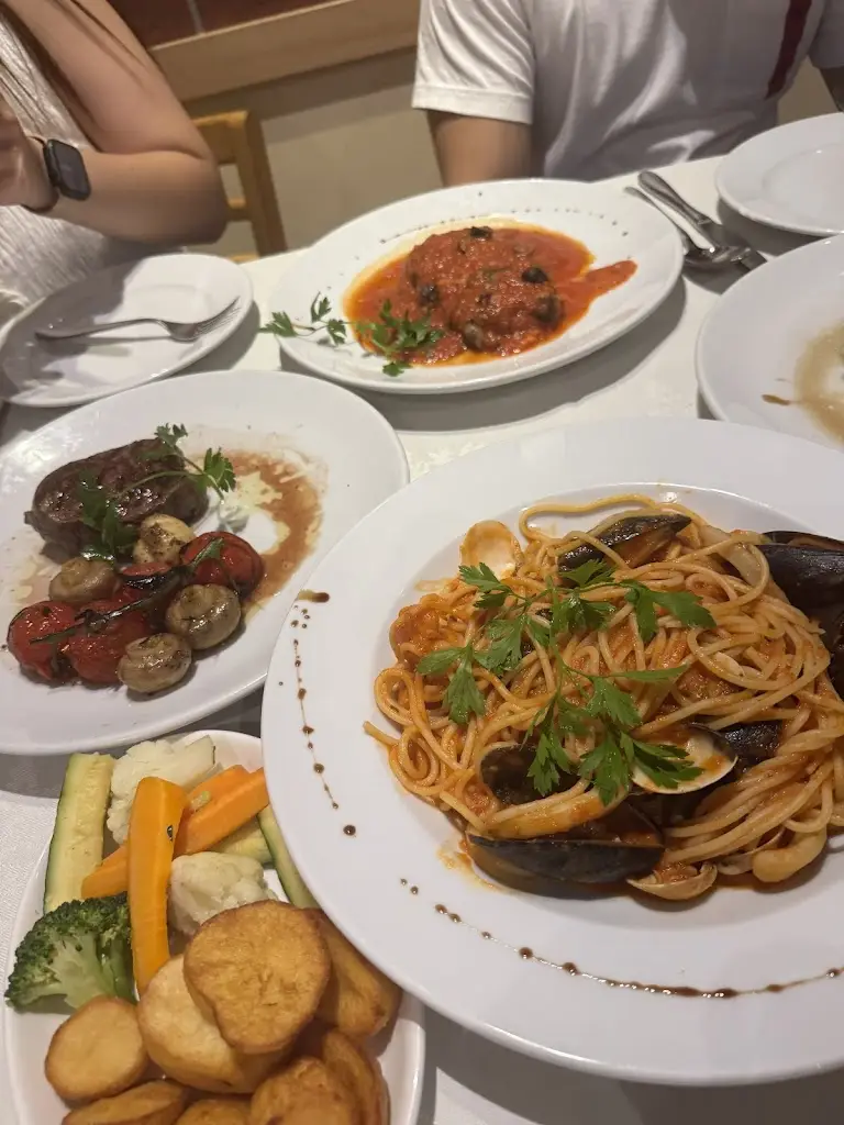 Jude Castilla_Pomodoro e Mozzarella_Eastbourne_review