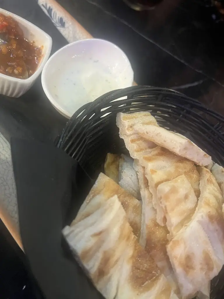 Kyriacos Kythreotis_Dem Shish Restaurant & Cocktail Bar_Eastbourne_review