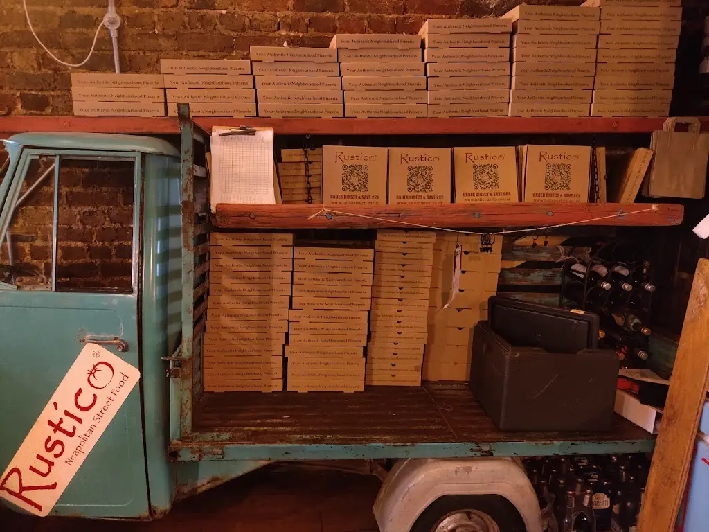 Abigail Payne (Misunique_35_)_Rustico Neapolitan (Eastbourne)_Eastbourne_recensione