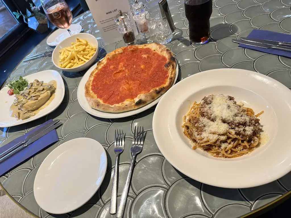 Brooklyn Gibbons_Verdes_Eccleston_review