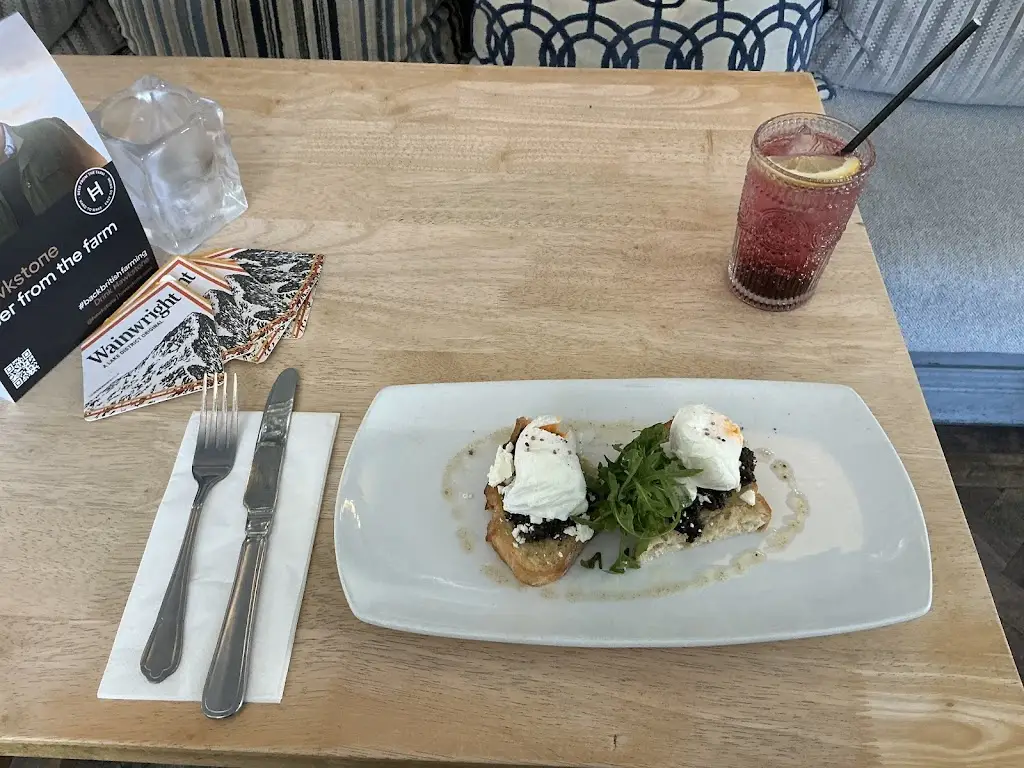 Moderna Property_The Coach at Edenfield_Edenfield_review