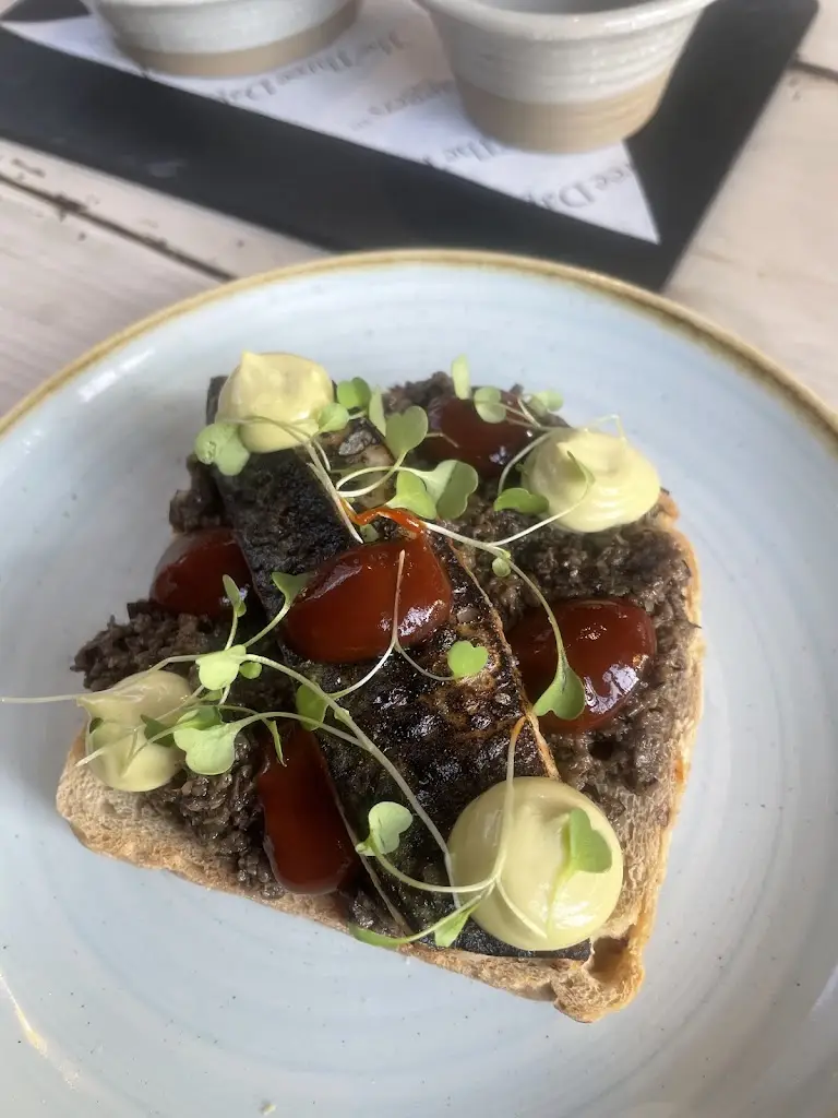 Potato Chucks_The Three Daggers_Edington_review