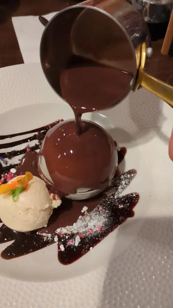 Thomas Hutchinson_Mossbrook Sheffield_Eckington_review