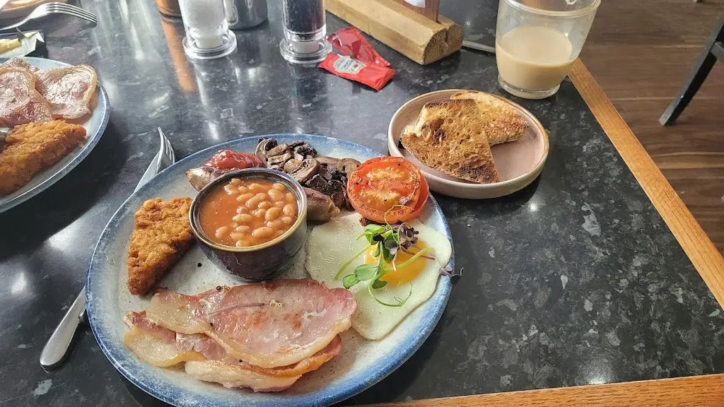 H Willmott_Lounge Coffee Bar & Cafe_Eckington_review