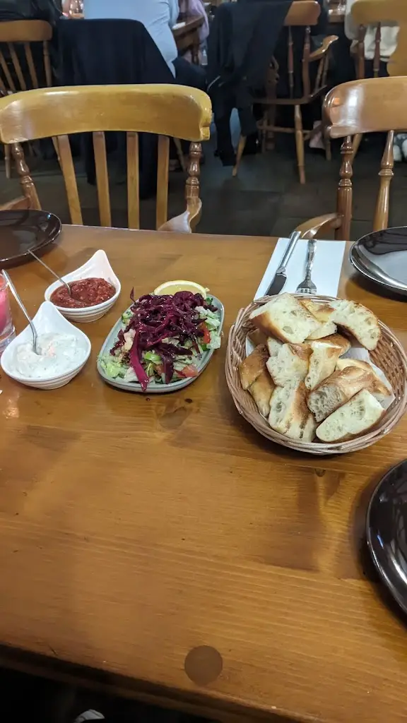 Zlatomir Kosev_The Hayfield Bar & Grill_Auckley_review