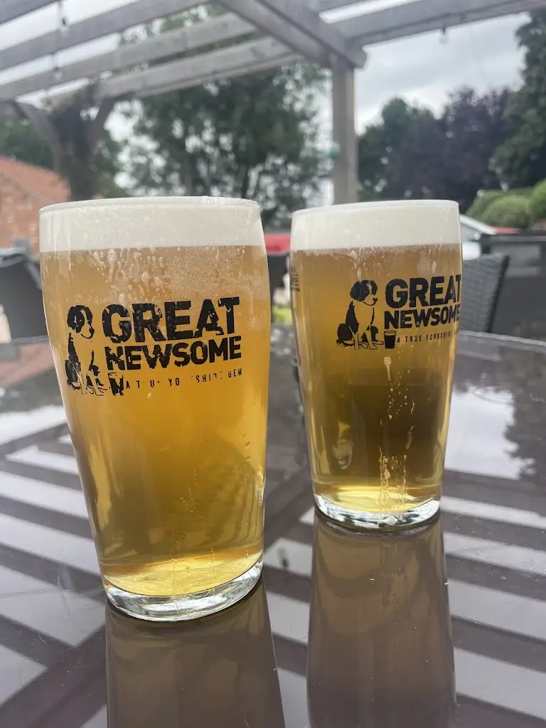 Black Swan_Eastrington_slider_image_2