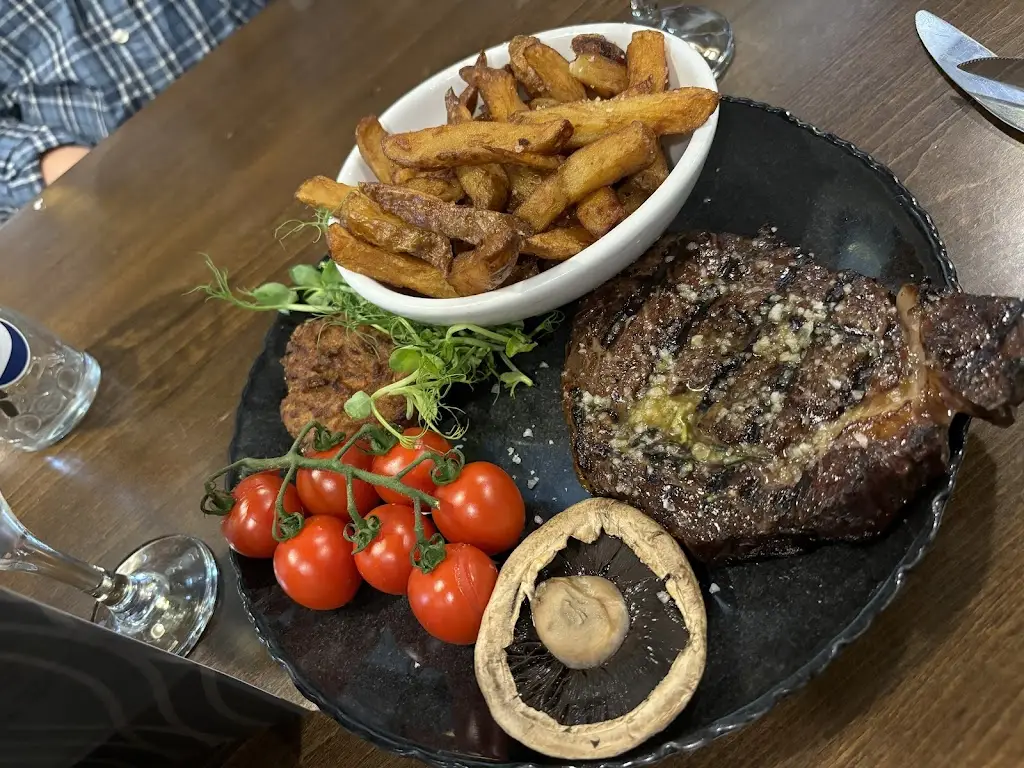 The Bull & Lobster_Eastrington_slider_image_3