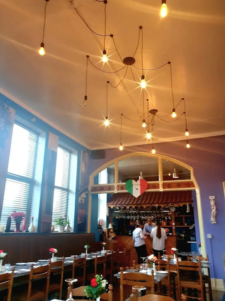 Valerie Valente_MR NessuNo_Eastrington_review