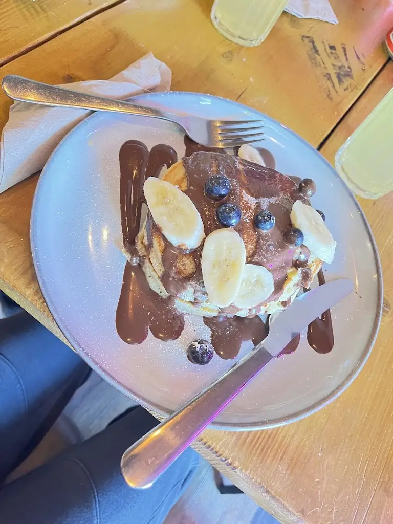 Luca Bubb_The Hub Cafe_Auckley_review