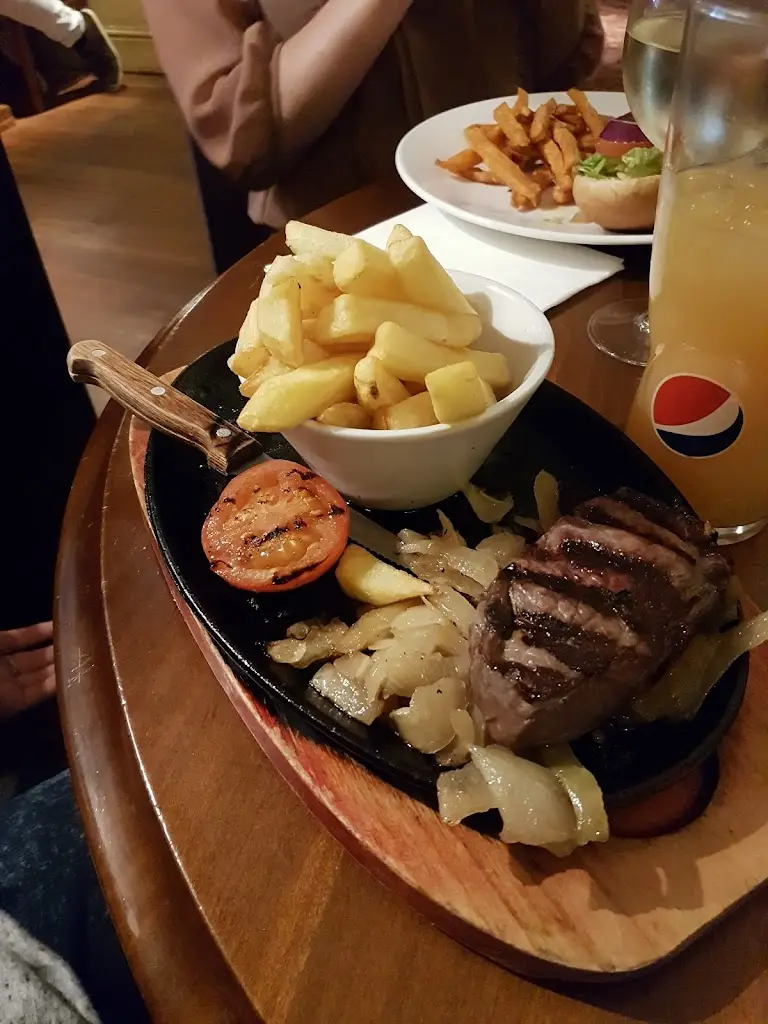 Menu_The Three Horse Shoes_Auckley_image_8