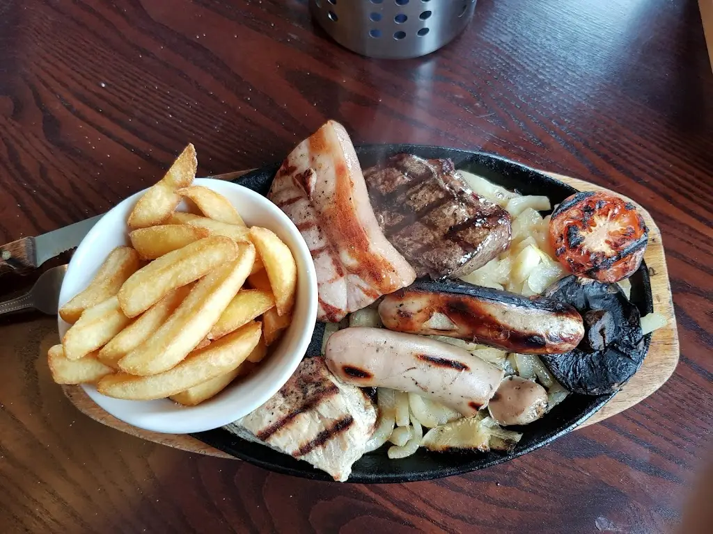 Menu_The Three Horse Shoes_Auckley_image_9