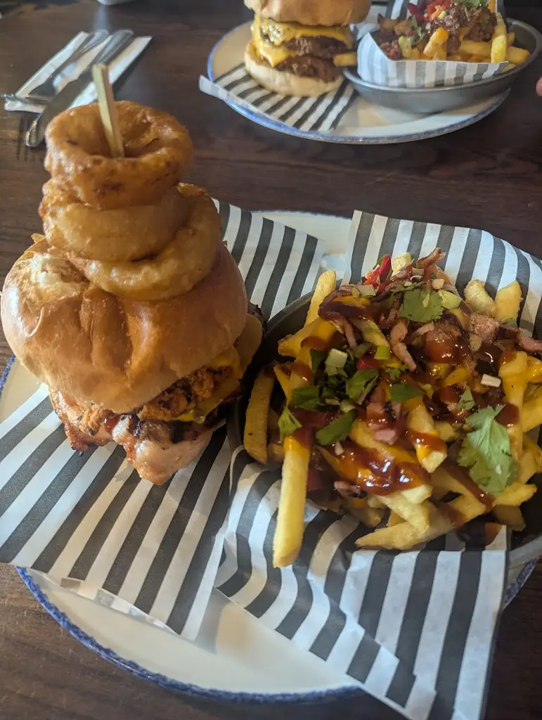 Lydia Fenton_The Three Horse Shoes_Auckley_review