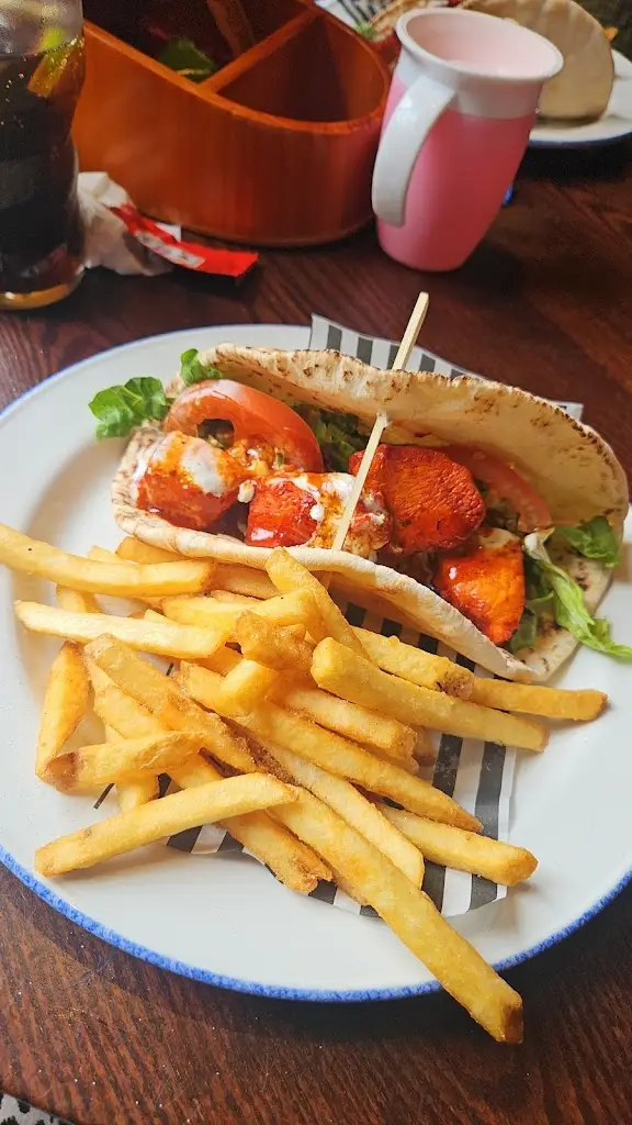 Natalie Leask_The Three Horse Shoes_Auckley_review