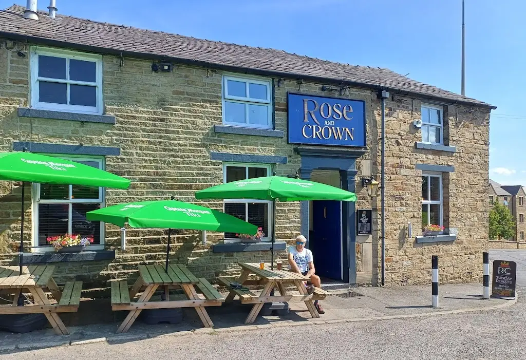 Jan Rhodes_Rose & Crown Pub Edgworth_Edgworth_review