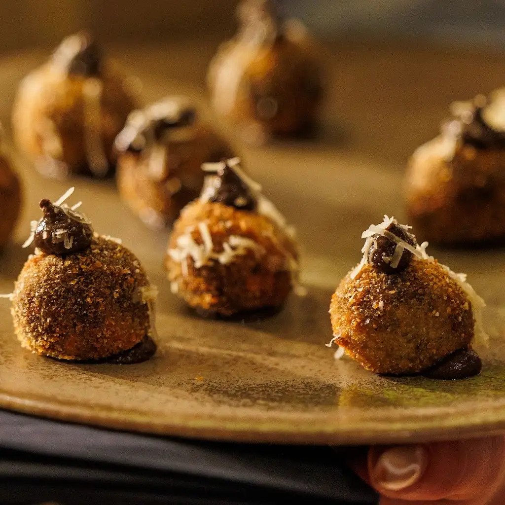 The Spread Eagle by McLeod 9_Edgworth_slider_image_2