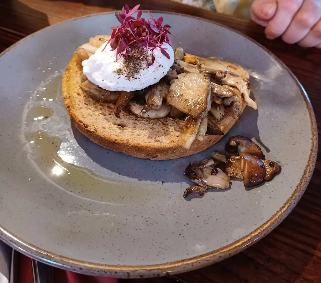 Menu_The White Horse_Edgworth_image_5