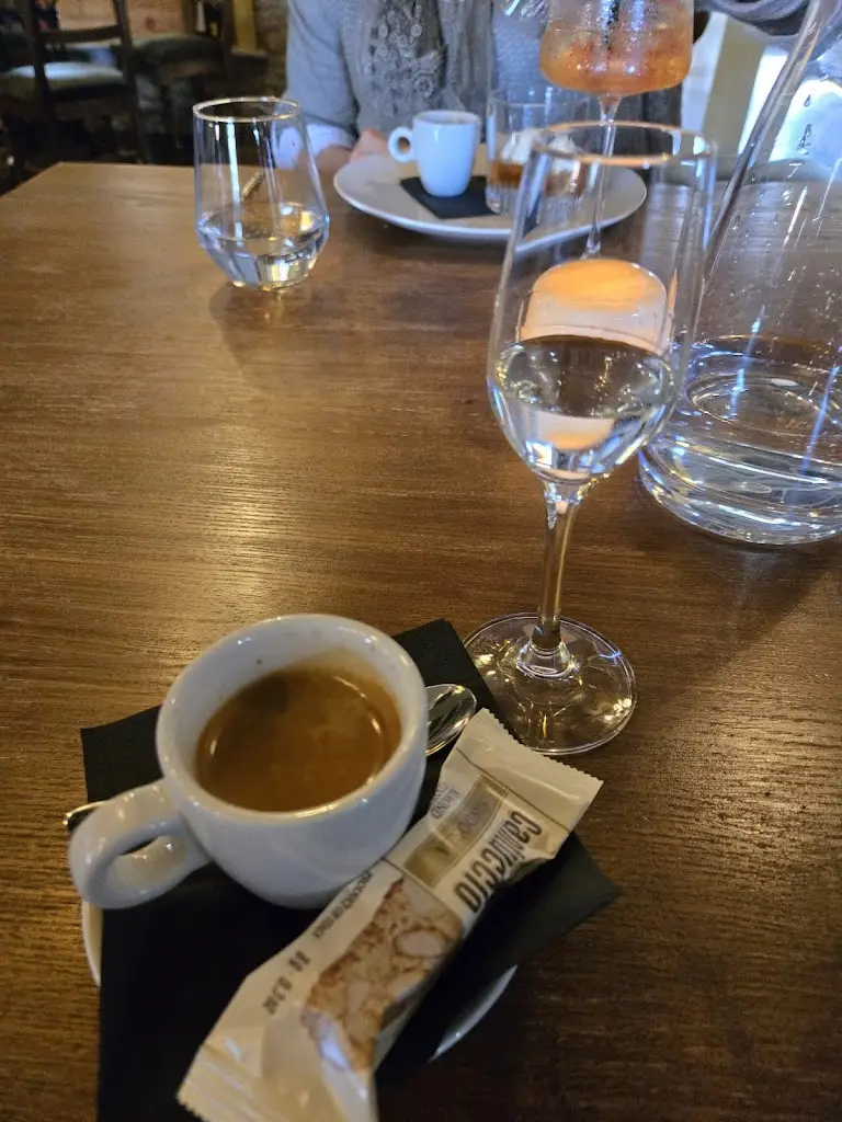 Dennis Ecuyer_Villa d’Este_Ellerker_review