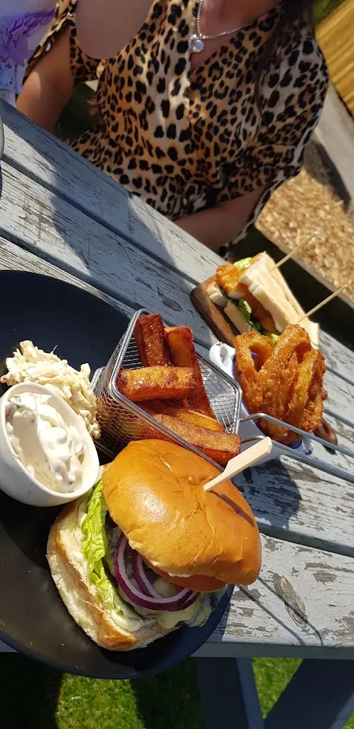 Menu_The Triton Inn_Ellerker_image_9