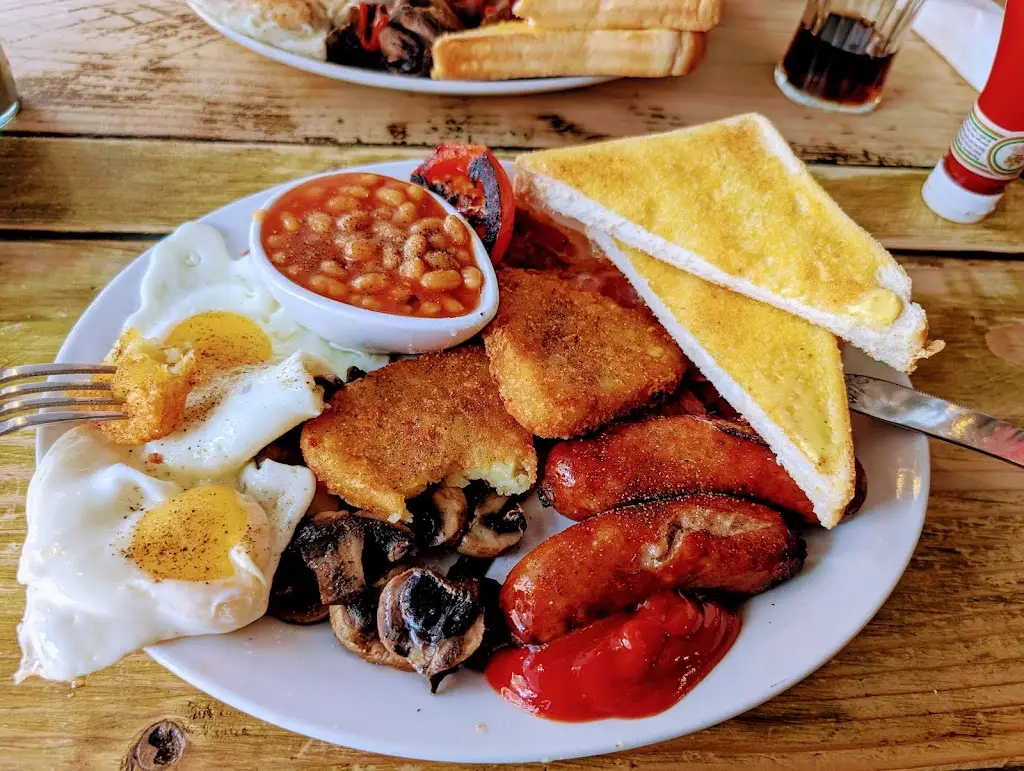 Andrei Hirjoi_Timbers_Eight Ash Green_reseña