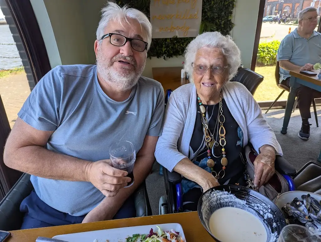 Revd Jo Pemberton_Port & Anchor Kitchen and Bar_Ellesmere Port_review