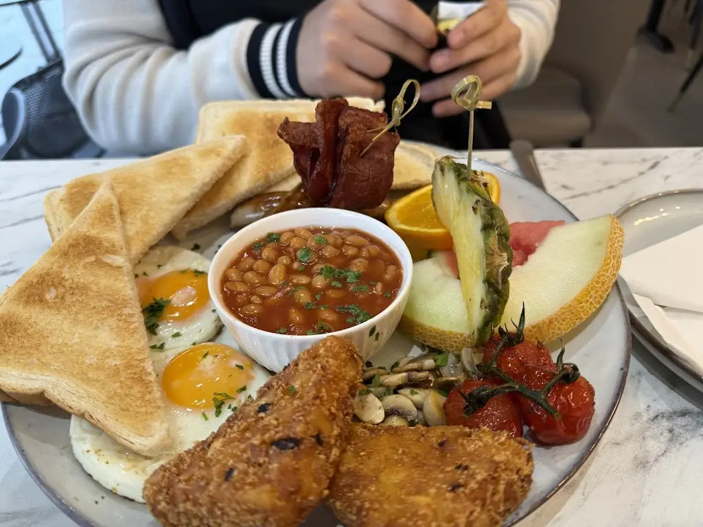 The Brunch Suite_Edgware_slider_image_3