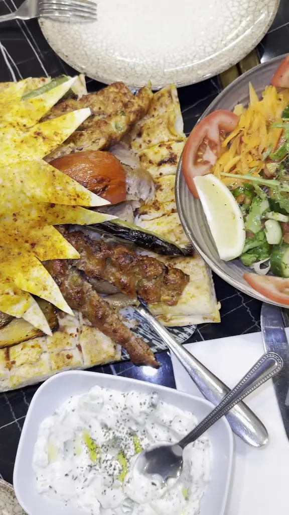 Aysu Kitchen_Edgware_slider_image_2