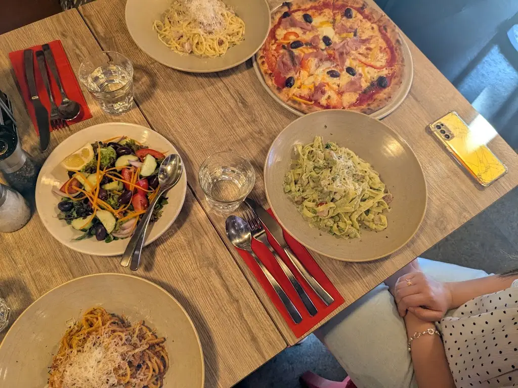 Chris Kelly_Mascalzone_Edgware_review