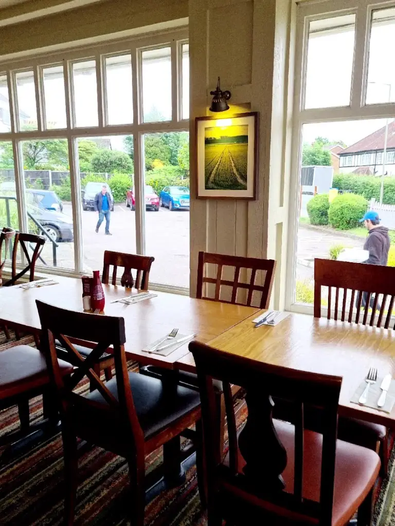 Harvester Jolly Badger Edgware_Edgware_slider_image_2