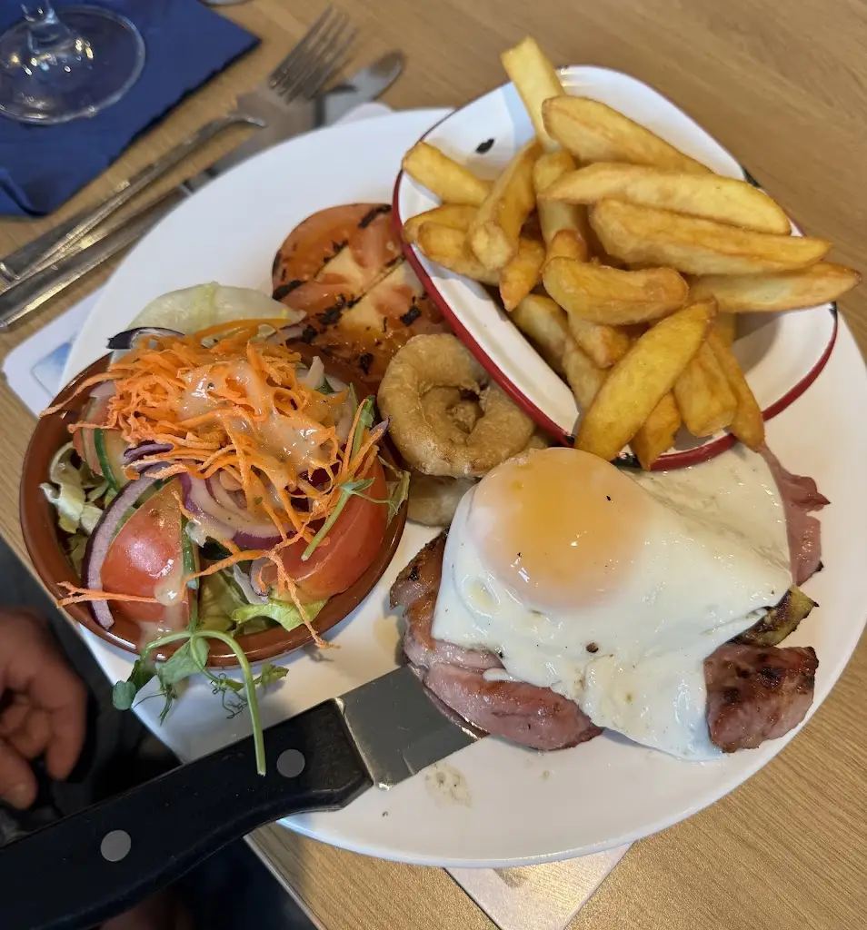 mark tomecek_The Nevill Arms_Astwood Bank_review