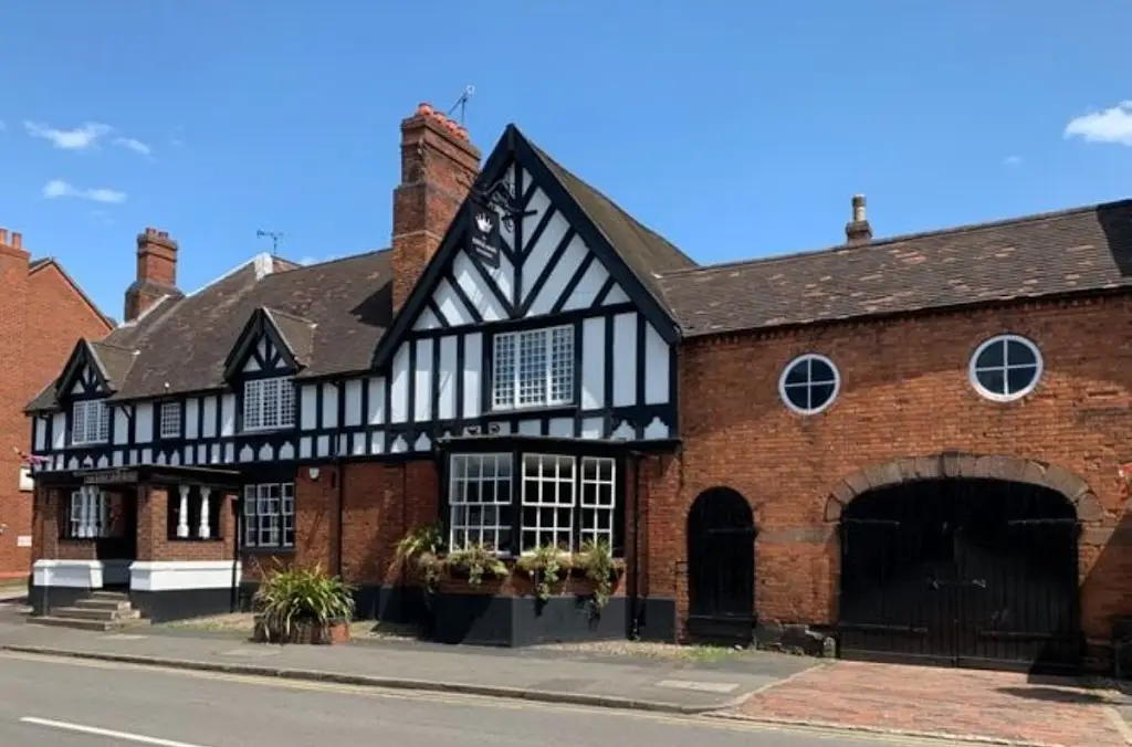 debbie MORRIS_The Kings Arms Hotel_Eccleshall_review