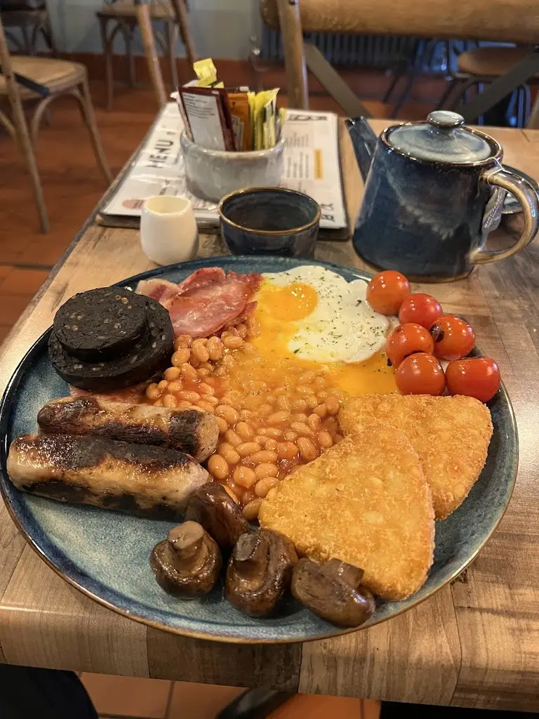 Mark Jeavons_Flour & Co Bakehouse_Eccleshall_avis