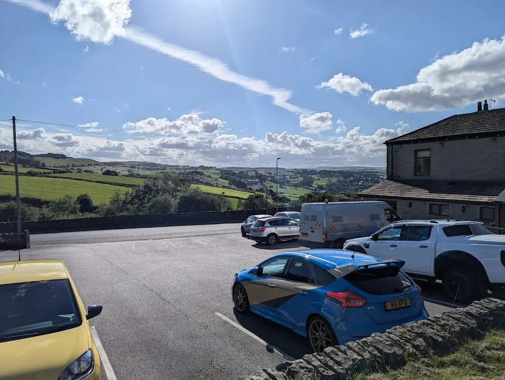 Frank Budge_The Golden Fleece_Elland_review