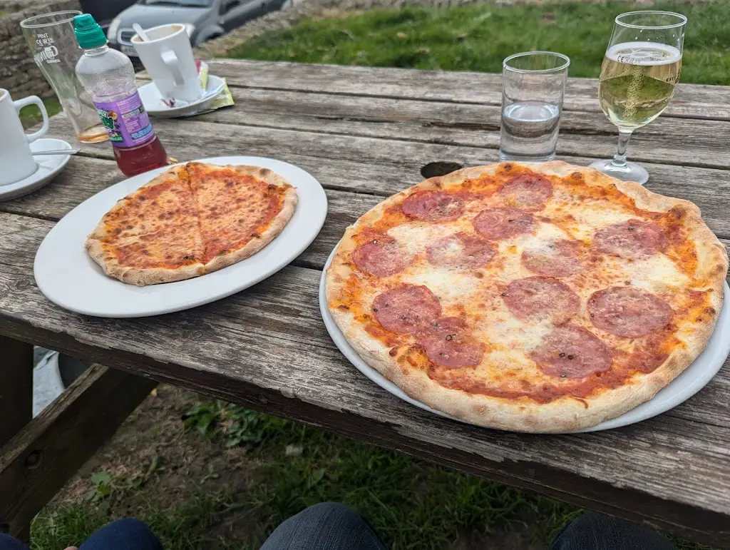 J. E._The Golden Fleece_Elland_review