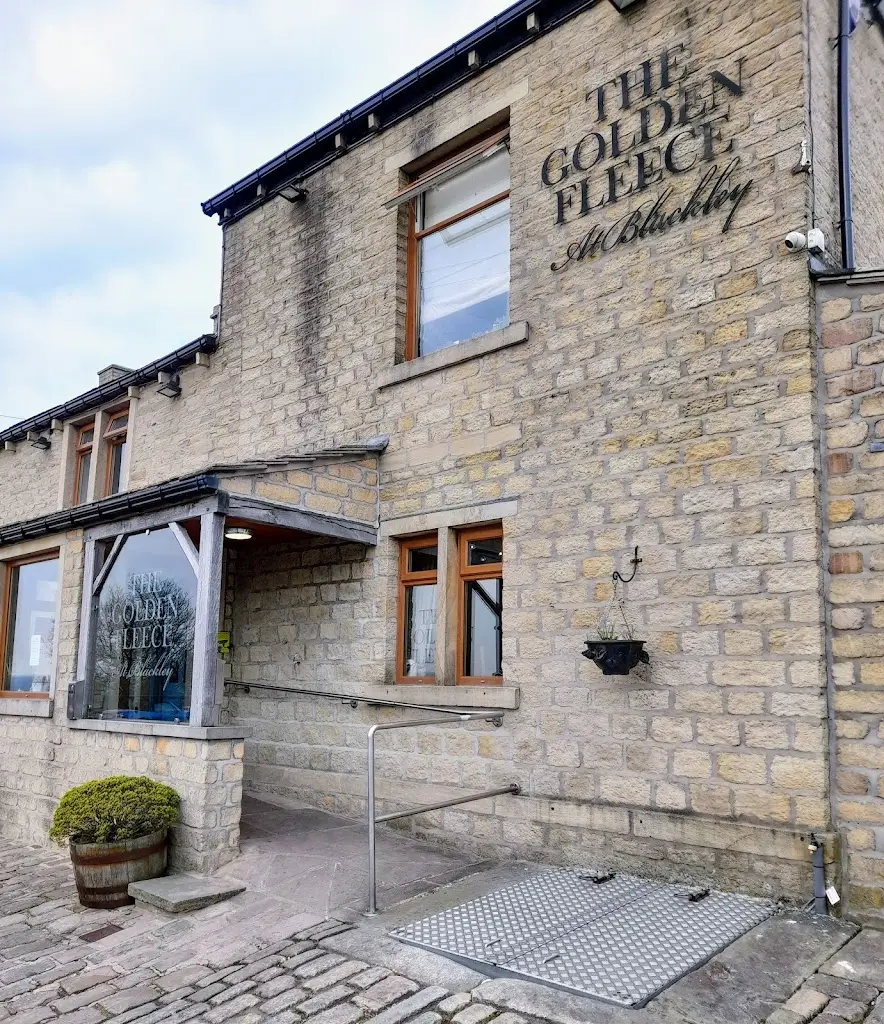 The Golden Fleece_Elland_slider_image_3
