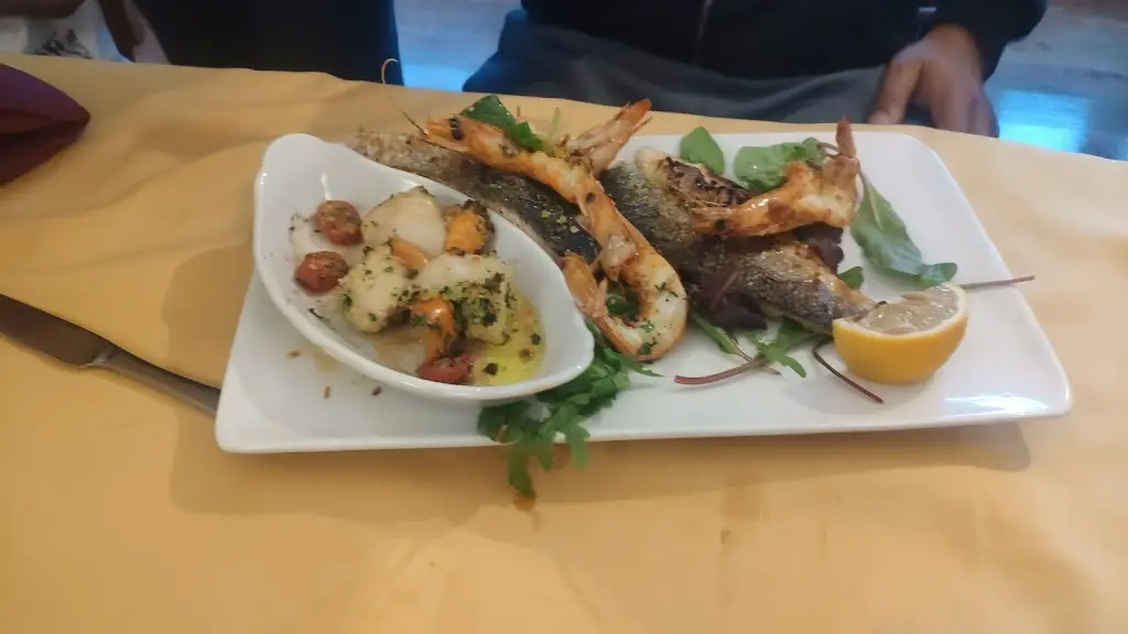 Menu_2Amici Hollywell Green_Elland_imagen_9