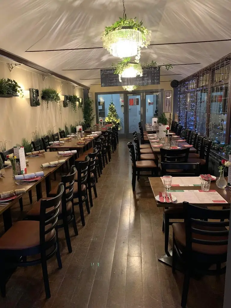 2Amici Hollywell Green_Elland_slider_image_1