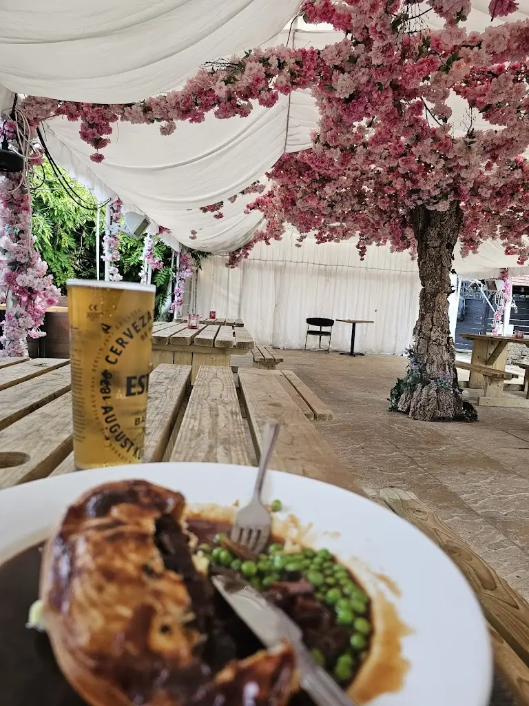 Luke Austin_Waggon & Horses | Radlett, Borehamwood_Elstree_review