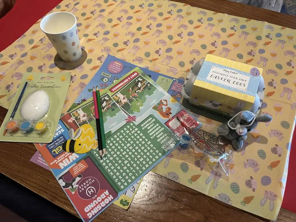 Julie-anne Mcgowan_Cheshire Oaks_Ellesmere_review