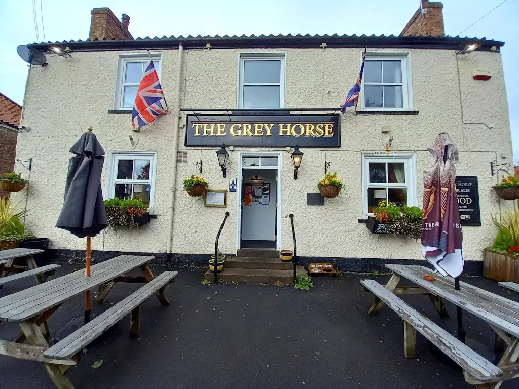 Andrew Nell_The Grey Horse_Elvington_review